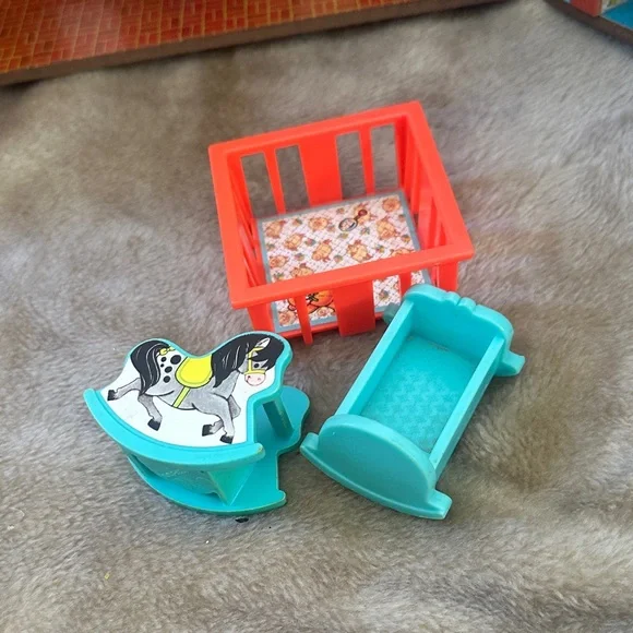 Fisher-Price Play Family House - Red and Blue - Picture 6 of 13